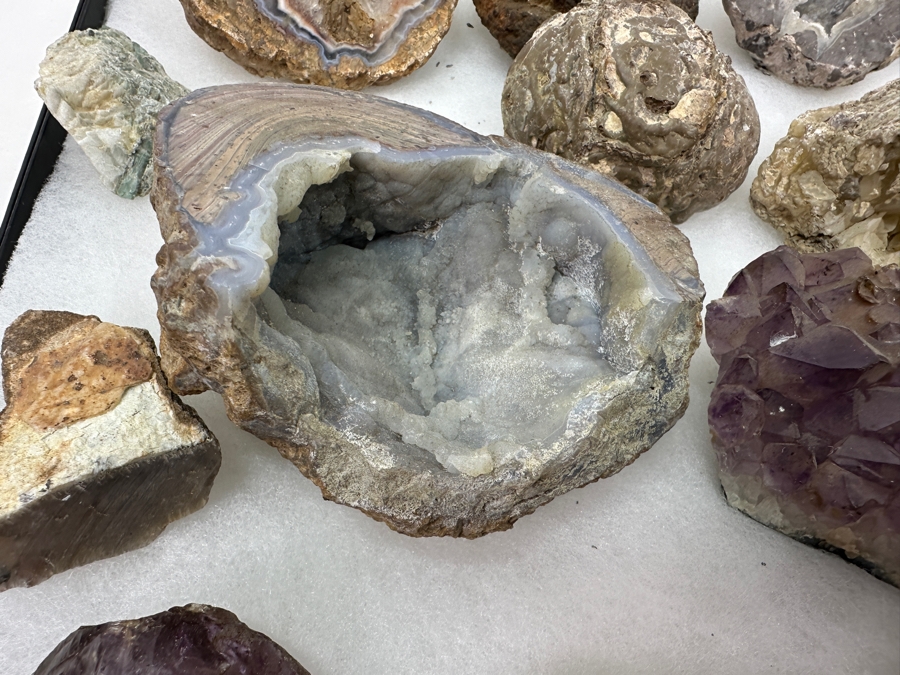 Just Added - Collection Of Various Stones & Geodes - See Photos [Photo 23]