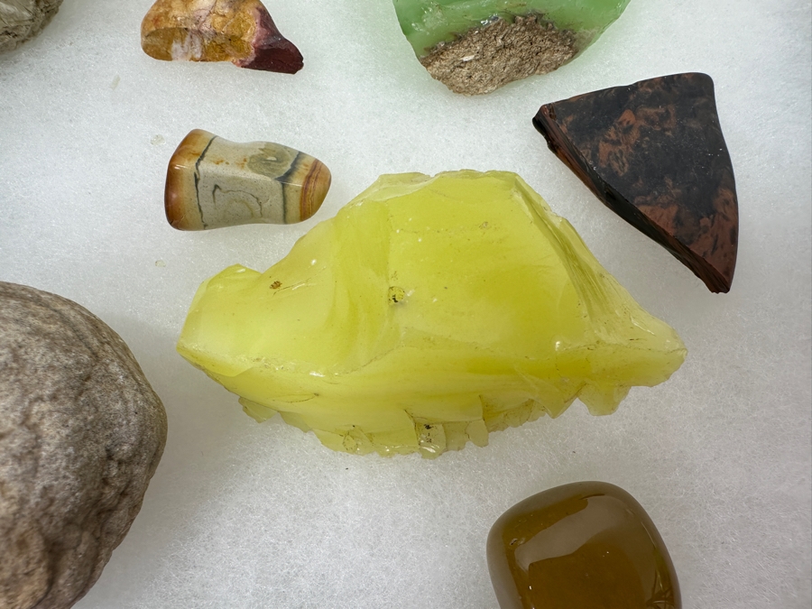 Just Added - Collection Of Various Stones & Geodes - See Photos [Photo 10]