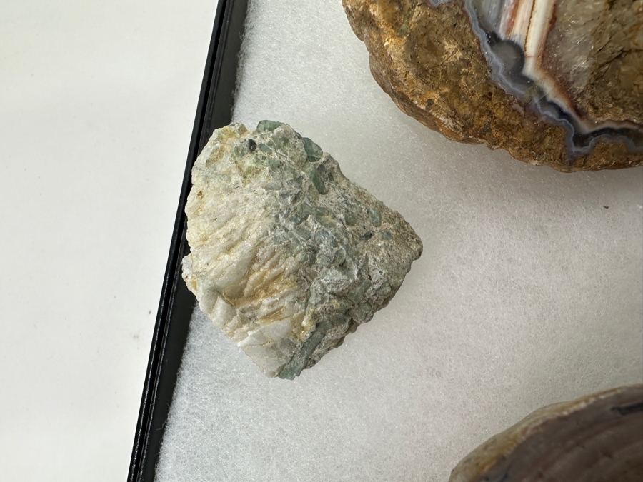 Just Added - Collection Of Various Stones & Geodes - See Photos [Photo 22]