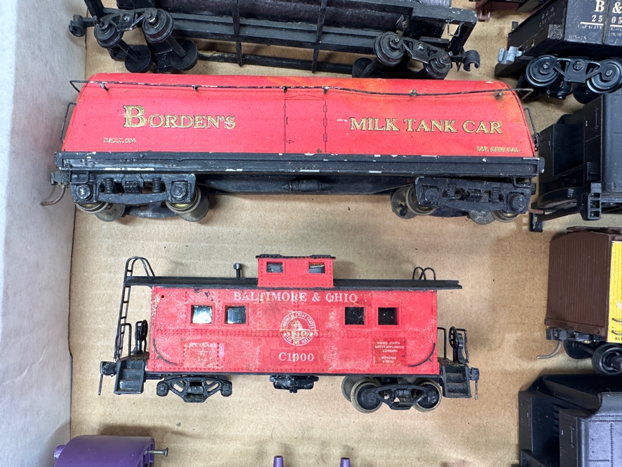 Just Added - Box Of Various HO Scale Train Parts Untested - See Photos [Photo 4]