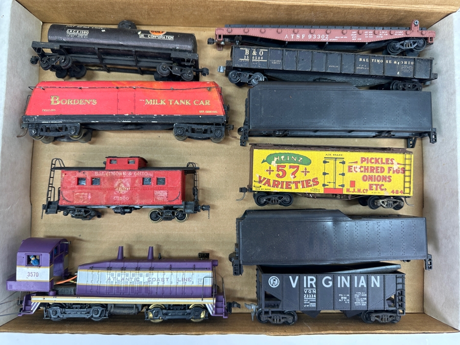Just Added - Box Of Various HO Scale Train Parts Untested - See Photos [Photo 2]