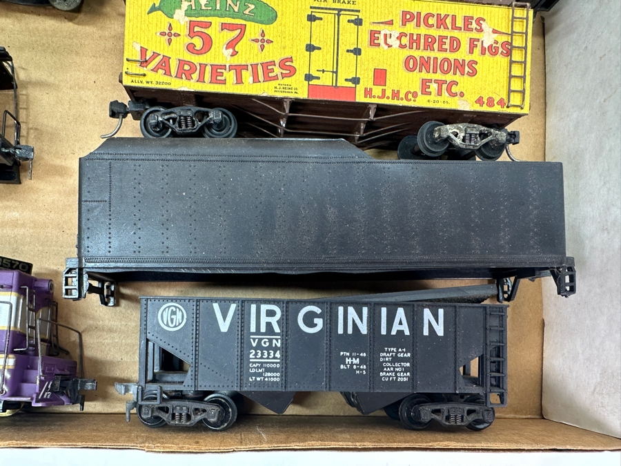 Just Added - Box Of Various HO Scale Train Parts Untested - See Photos [Photo 6]