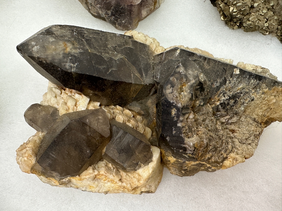 Just Added - Collection Of Various Rocks, Smoky Quartz, Amethyst, Petrified Wood, Opal Stones, Geodes, Malachite - See Photos [Photo 7]