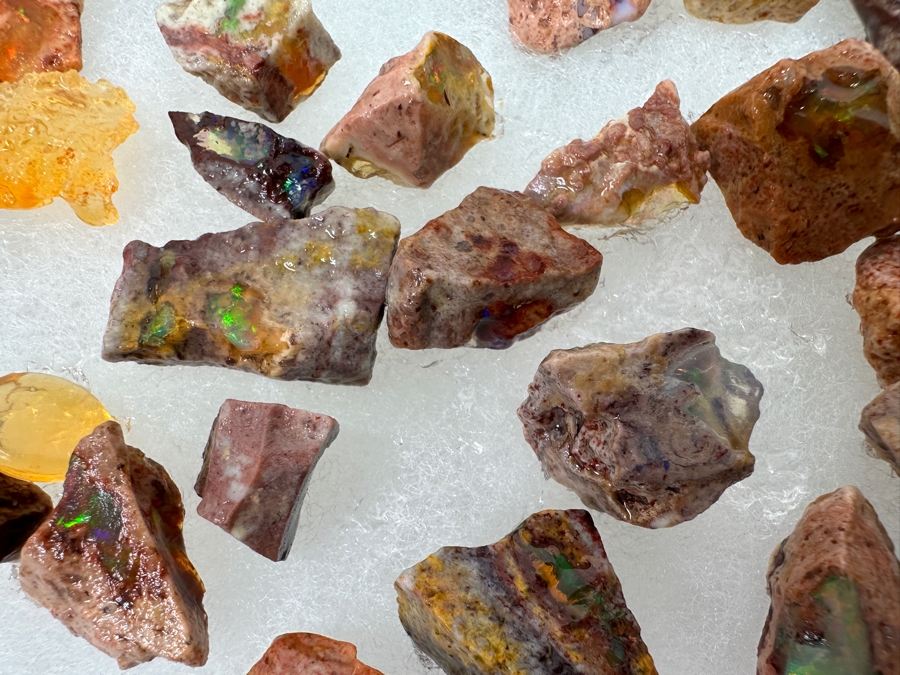 Just Added - Collection Of Various Rocks, Smoky Quartz, Amethyst, Petrified Wood, Opal Stones, Geodes, Malachite - See Photos [Photo 24]