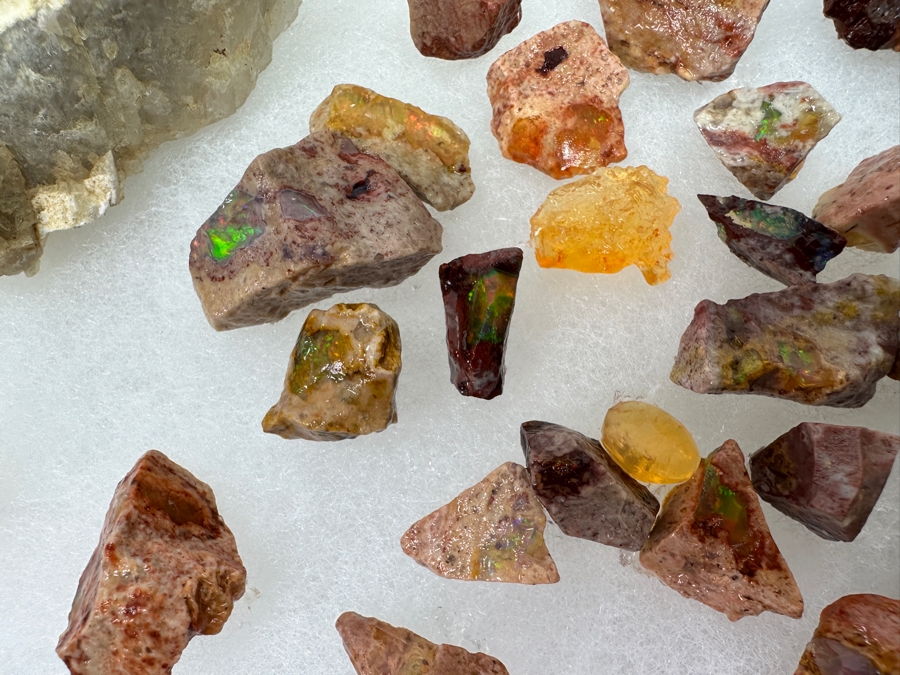 Just Added - Collection Of Various Rocks, Smoky Quartz, Amethyst, Petrified Wood, Opal Stones, Geodes, Malachite - See Photos [Photo 18]