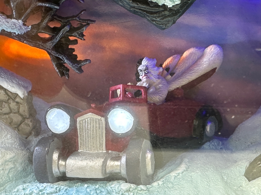 Walt Disney Showcase Collection Robert W. Olszewski Gallery Of Light Walt Disney's 101 Dalmatians 'Terror On Wheels' Featuring Cruella De Vil Miniature Shadowbox Scene With Original Box [Photo 5]