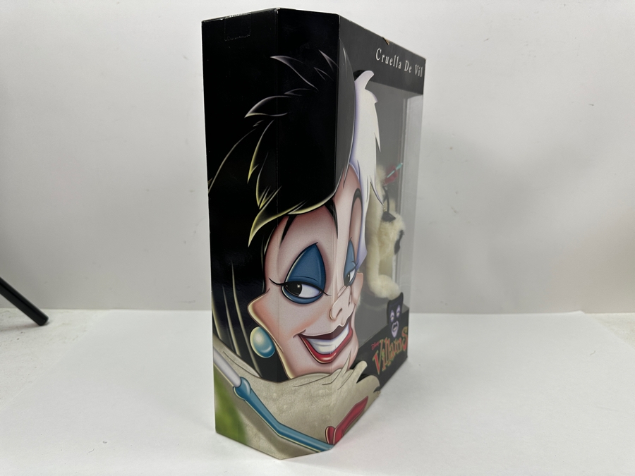 Disney Villains Cruella De Vil 101 Dalmatians Doll With Stand In Original Box [Photo 4]