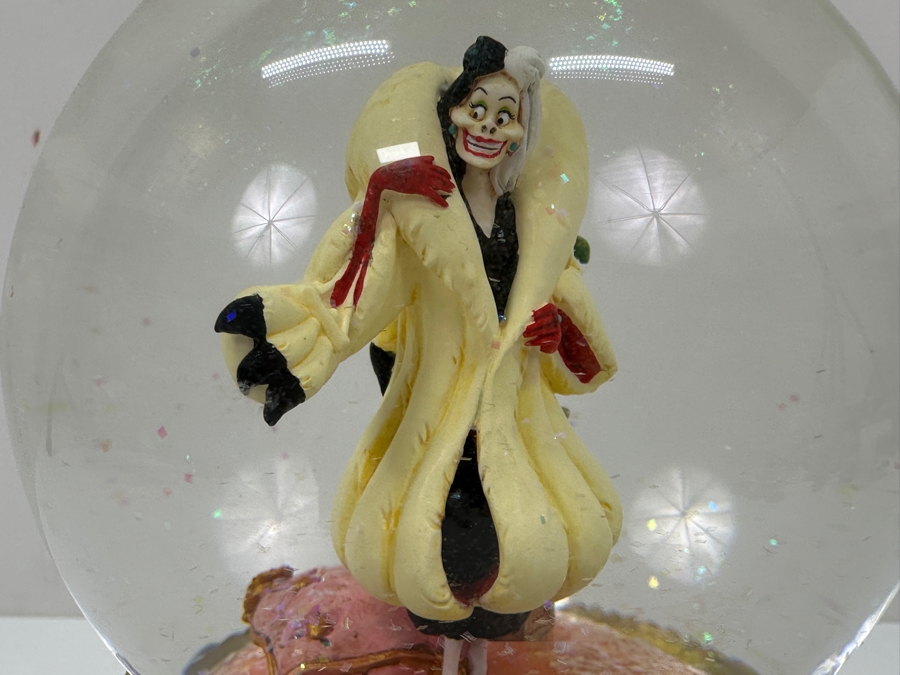 Walt Disney's Masters Of Animation Marc Davis 101 Dalmatians Musical Snow Globe Featuring Cruella De Vil With Original Box 9H [Photo 2]