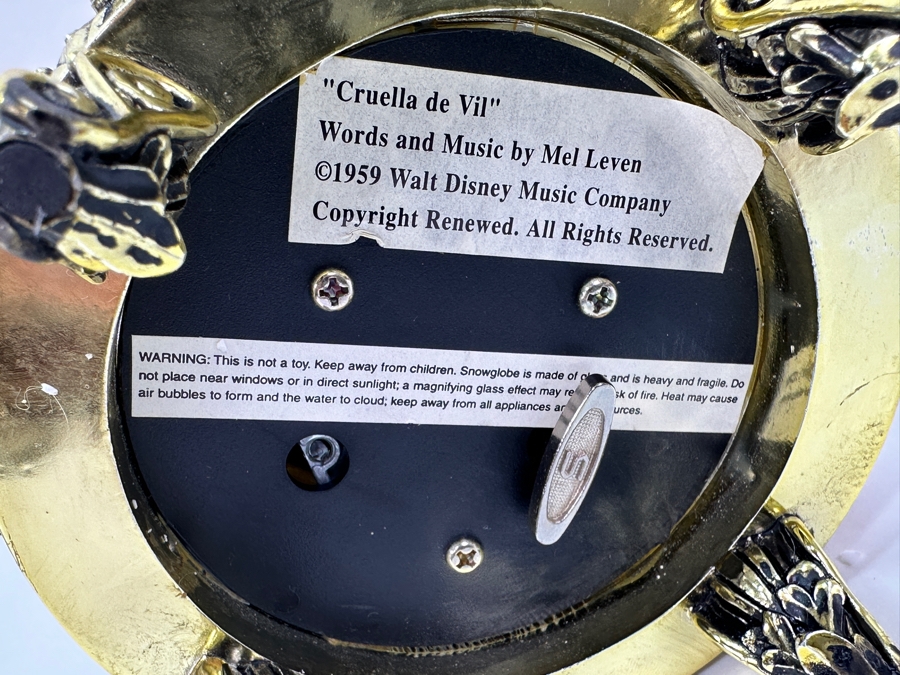 Walt Disney's Masters Of Animation Marc Davis 101 Dalmatians Musical Snow Globe Featuring Cruella De Vil With Original Box 9H [Photo 14]