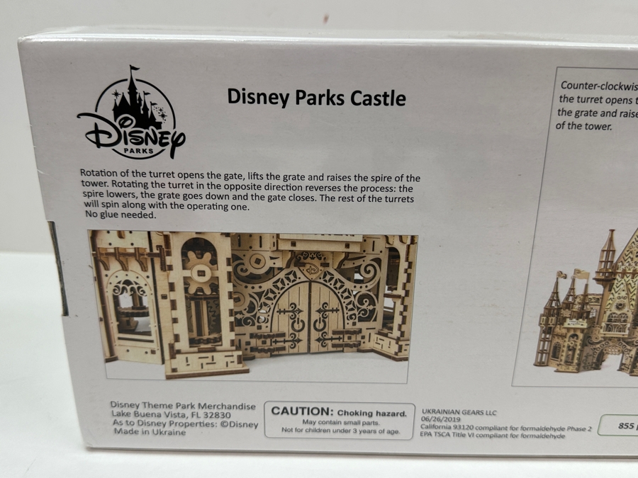 Disney Parks Castle New Factory Sealed UGears Mechanical Models With 855 Pieces Ukrainian Gears Retails $149 [Photo 8]