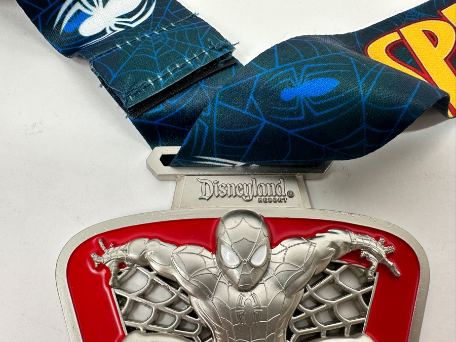 Disneyland 2017 runDisney Spider-Man 5k Medal [Photo 4]