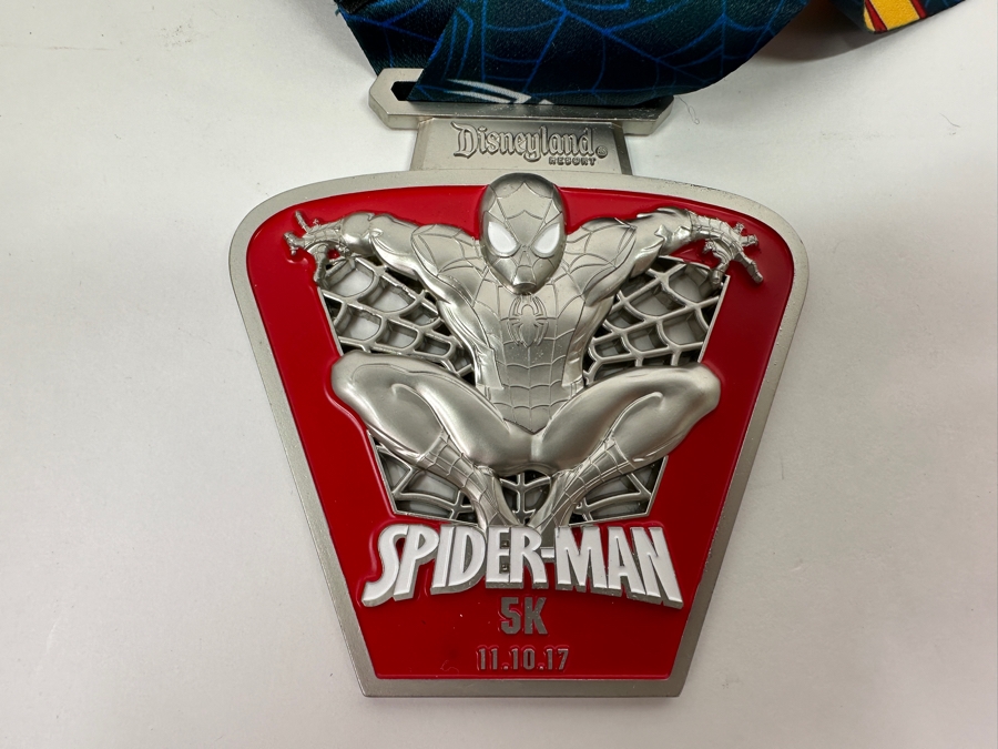 Disneyland 2017 runDisney Spider-Man 5k Medal [Photo 2]