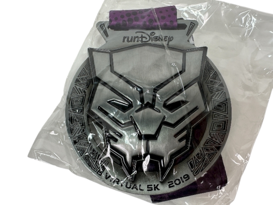 Disney Black Panther Medal From The 2019 runDisney Virtual 5k Series Celebrating Marvel 80 Years New In Original Packaging	