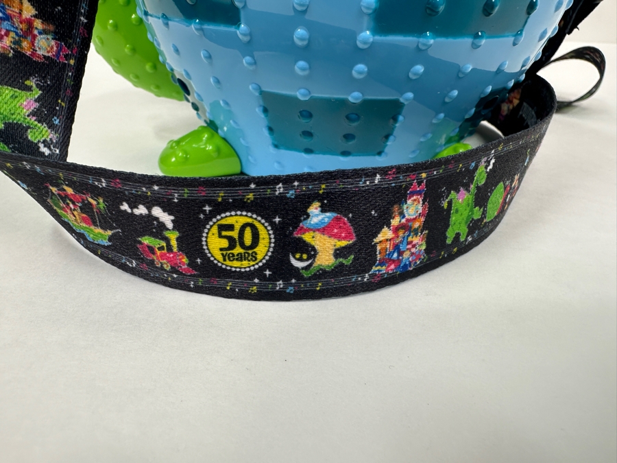 Disneyland Main Street Electrical Parade Light-Up Turtle Sipper (50th Anniversary Celebration) 7'W x 5.5'H [Photo 7]