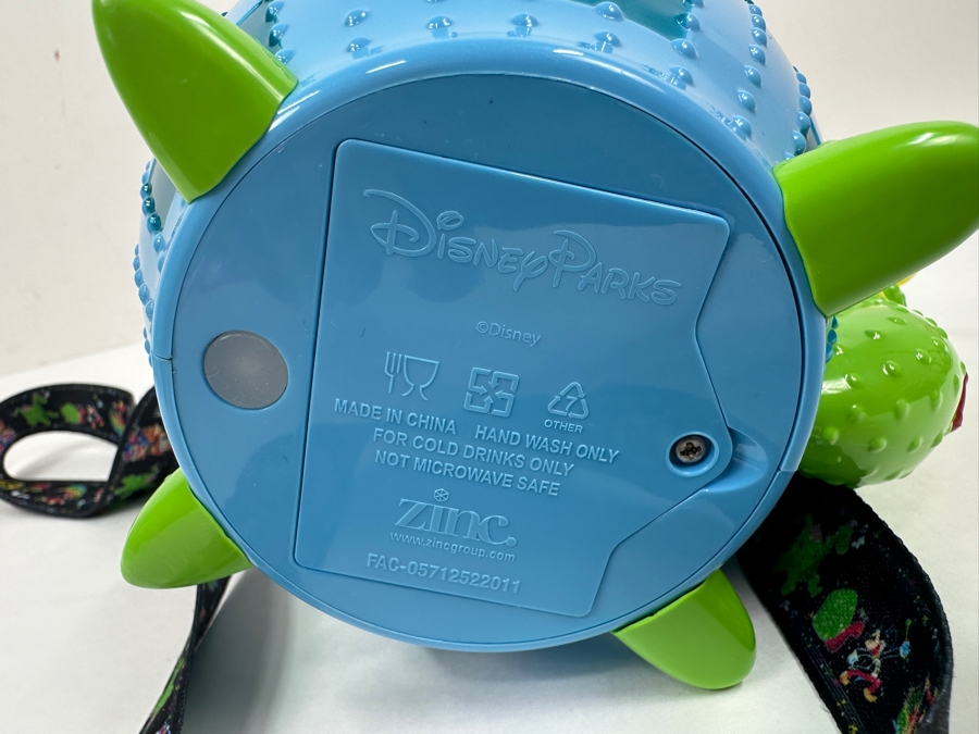 Disneyland Main Street Electrical Parade Light-Up Turtle Sipper (50th Anniversary Celebration) 7'W x 5.5'H [Photo 8]