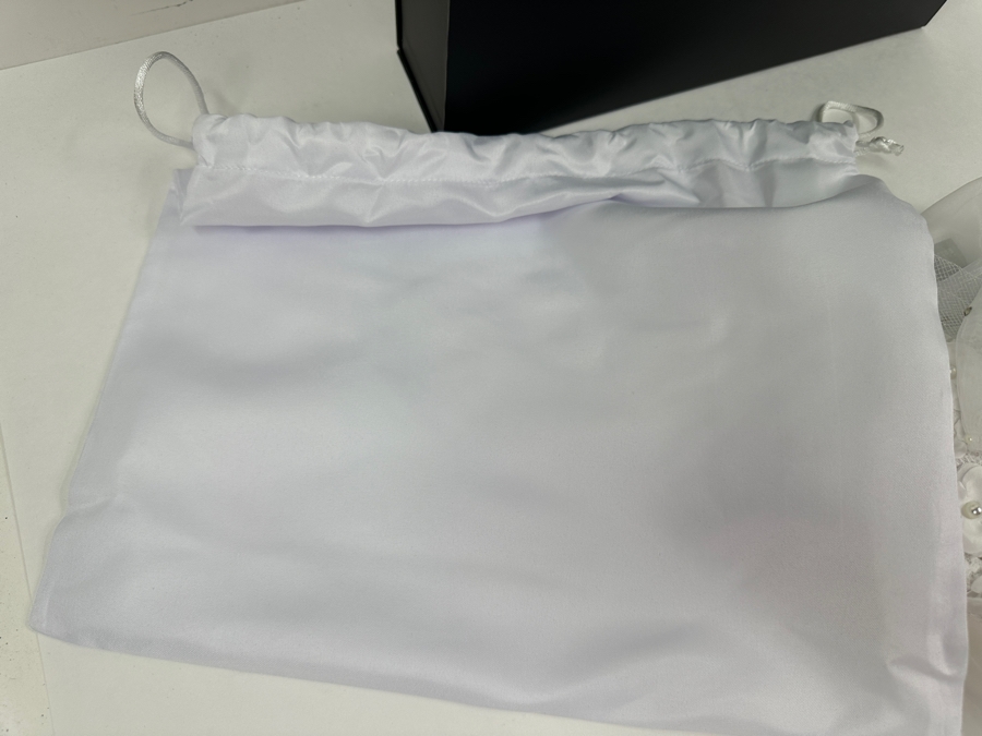 New with Box - Disney Parks Vera Wang Bridal Veil Minnie Ears Headband [Photo 9]