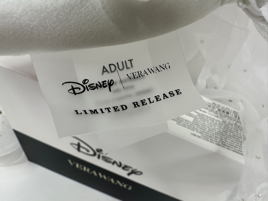 New with Box - Disney Parks Vera Wang Bridal Veil Minnie Ears Headband [Photo 7]