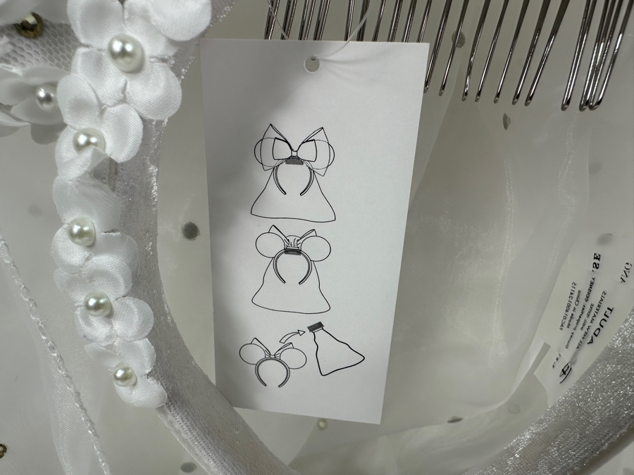 New with Box - Disney Parks Vera Wang Bridal Veil Minnie Ears Headband [Photo 6]