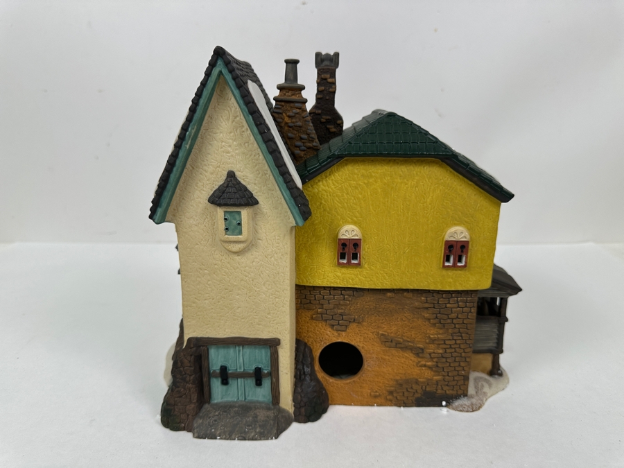 Limited Edition (Limited To 1996) Department 56 Heritage Village Collection Dickens' Village Series 'The Grapes Inn' 5th Edition, 1996 With Original Box [Photo 8]