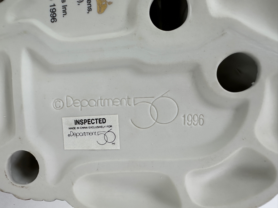 Limited Edition (Limited To 1996) Department 56 Heritage Village Collection Dickens' Village Series 'The Grapes Inn' 5th Edition, 1996 With Original Box [Photo 10]