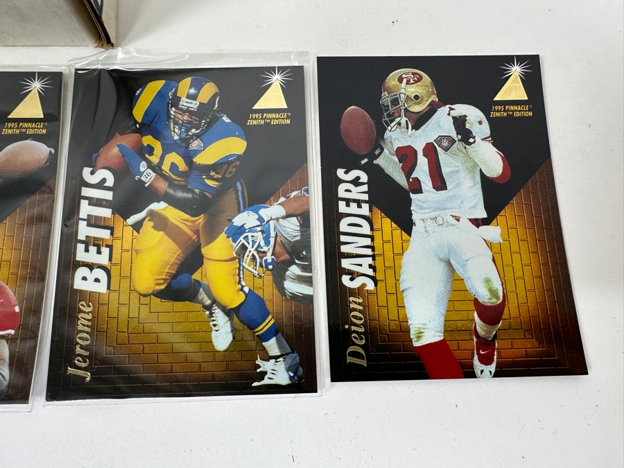 Vintage 1995 Pinnacle NFL Football Trading Cards [Photo 4]