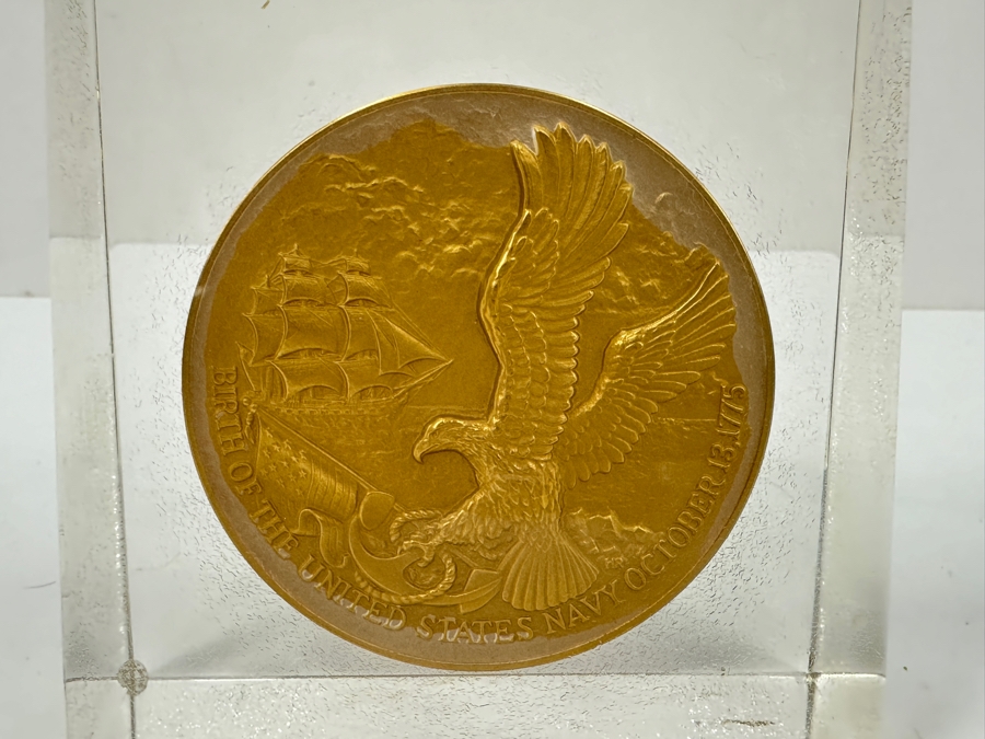 Vintage 1975 Bicentennial U.S. Navy Medallion Birth Of The United States NAVY October 13, 1775 Encased In Acrylic Display 4 X 4 [Photo 2]