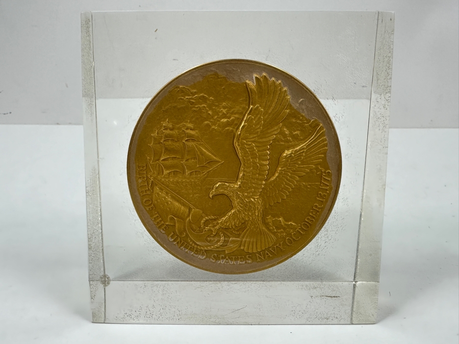 Vintage 1975 Bicentennial U.S. Navy Medallion Birth Of The United States NAVY October 13, 1775 Encased In Acrylic Display 4 X 4 [Photo 6]