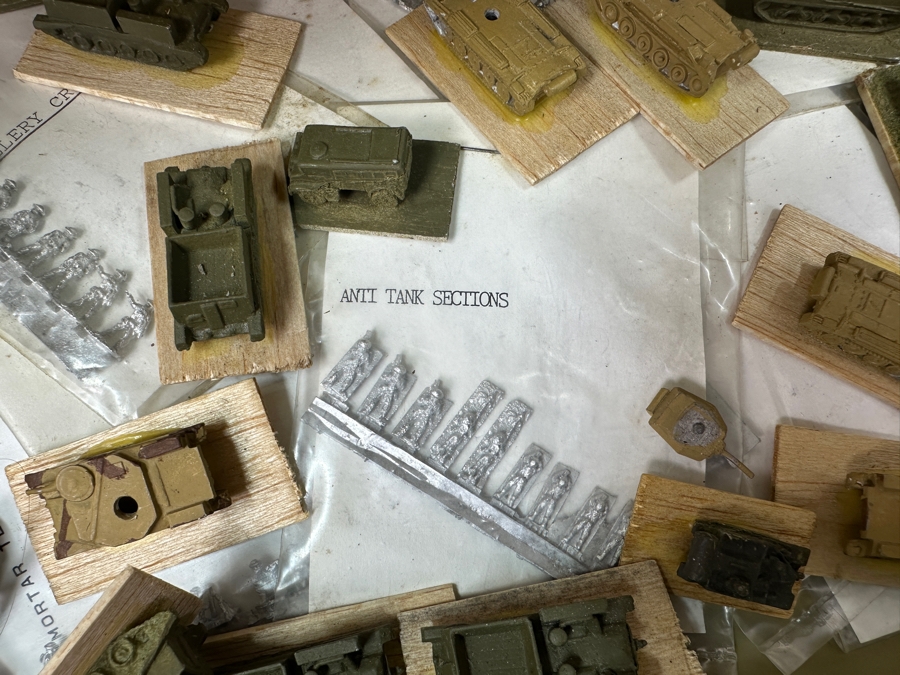 Huge Collection Of Train HO Scale Metal Military Figures, Tanks, Cannons, Military Vehicles & More - See Photos [Photo 15]