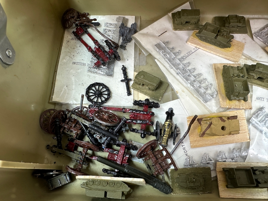 Huge Collection Of Train HO Scale Metal Military Figures, Tanks, Cannons, Military Vehicles & More - See Photos [Photo 12]