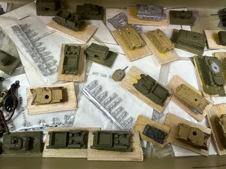 Huge Collection Of Train HO Scale Metal Military Figures, Tanks, Cannons, Military Vehicles & More - See Photos [Photo 13]