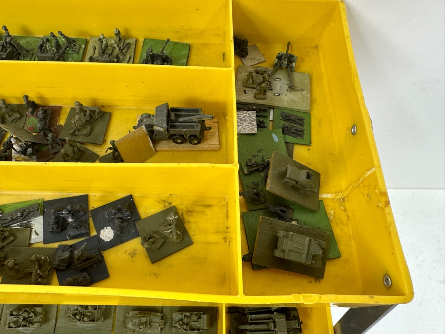 Huge Collection Of Train HO Scale Metal Military Figures, Tanks, Cannons, Military Vehicles & More - See Photos [Photo 11]