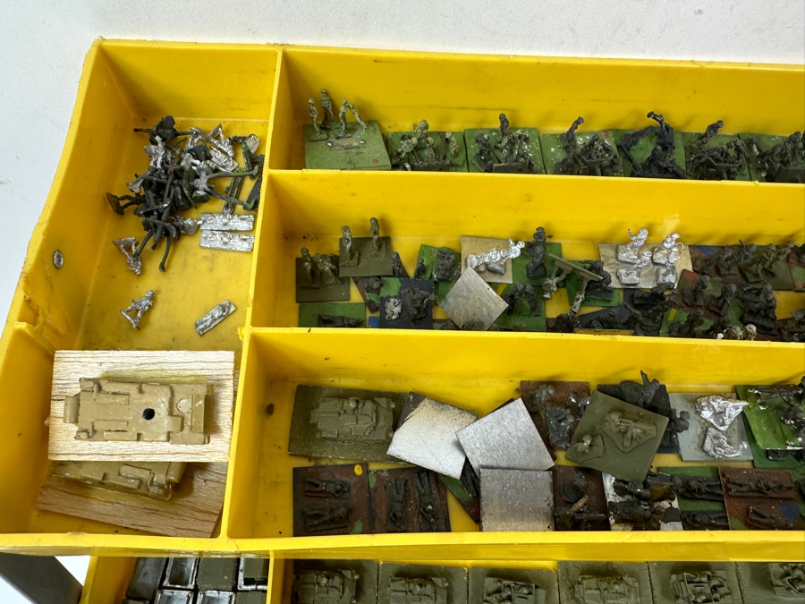 Huge Collection Of Train HO Scale Metal Military Figures, Tanks, Cannons, Military Vehicles & More - See Photos [Photo 9]