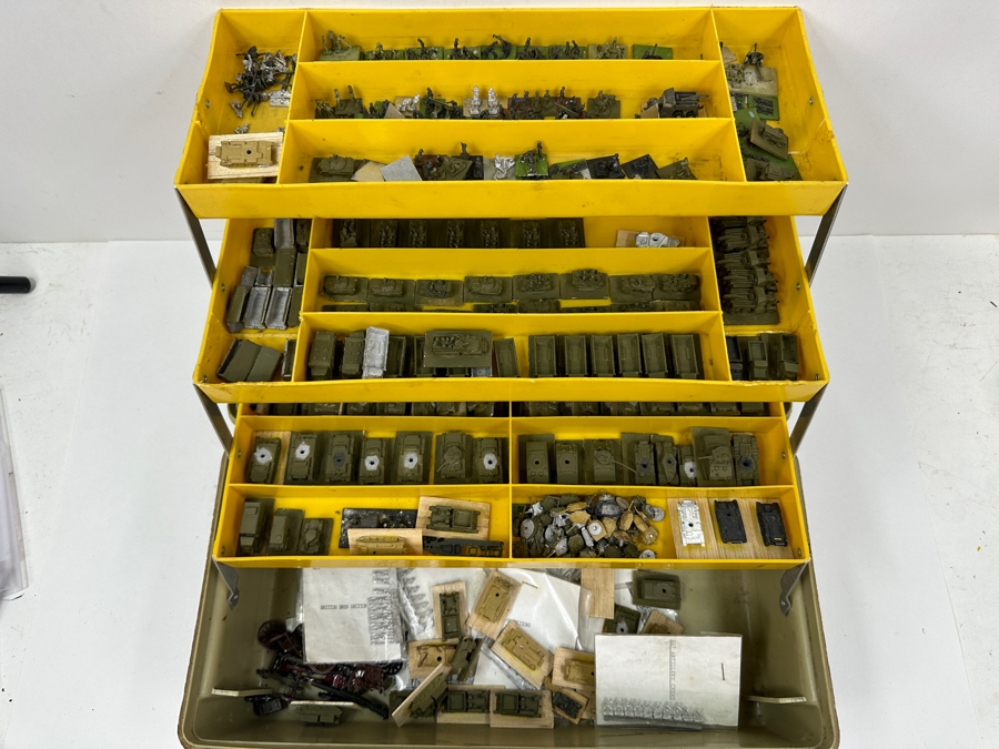 Huge Collection Of Train HO Scale Metal Military Figures, Tanks, Cannons, Military Vehicles & More - See Photos [Photo 22]