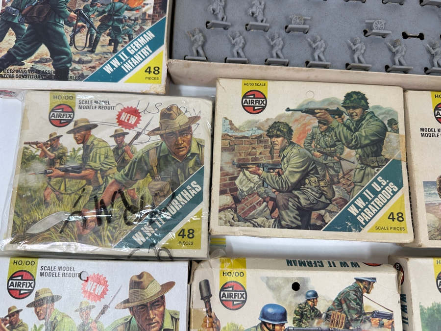 Collection Of Train HO Scale Plastic Military Figures, Horses, Cannons & More - See Photos [Photo 11]