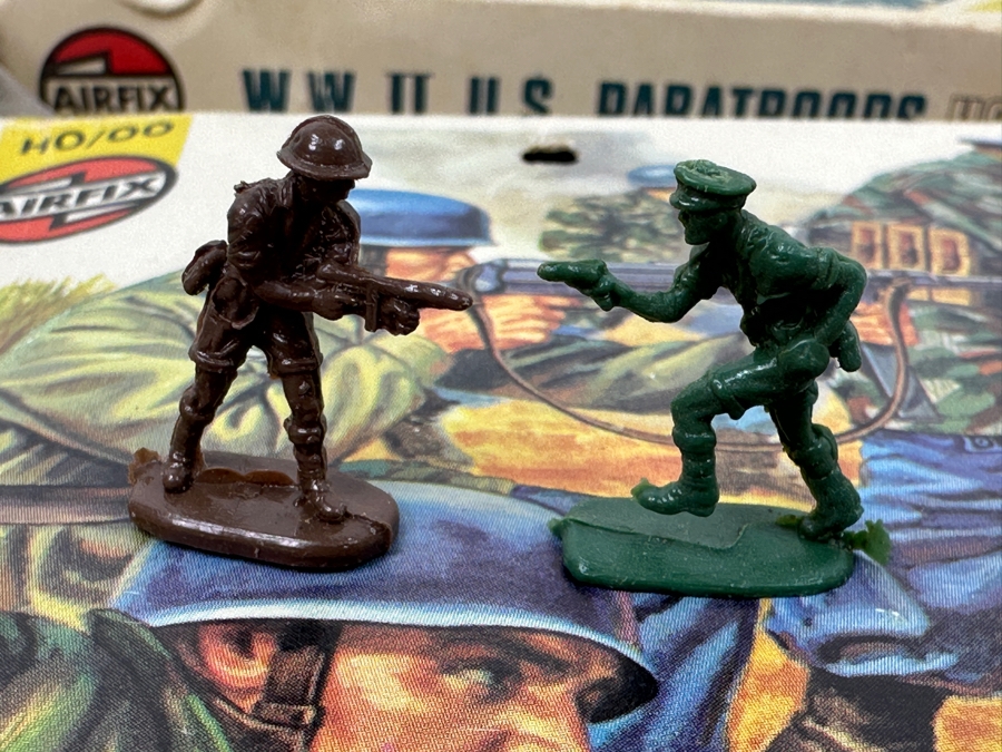 Collection Of Train HO Scale Plastic Military Figures, Horses, Cannons & More - See Photos [Photo 16]