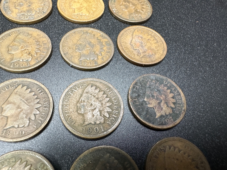 Collection Of (20) Antique Indian Head Cent Pennies From Various Years [Photo 5]