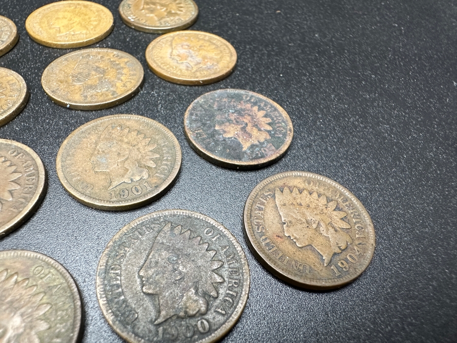 Collection Of (20) Antique Indian Head Cent Pennies From Various Years [Photo 4]