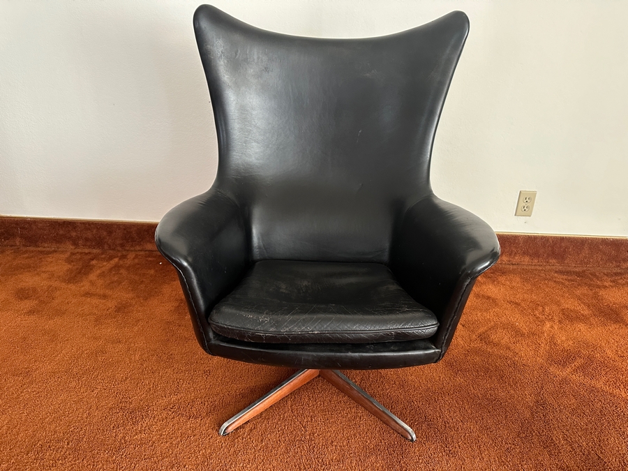 Mid-Century Modern H. W. Klein (Henry Walter Klein) Danish Egg Chair With Matching Ottoman [Photo 3]