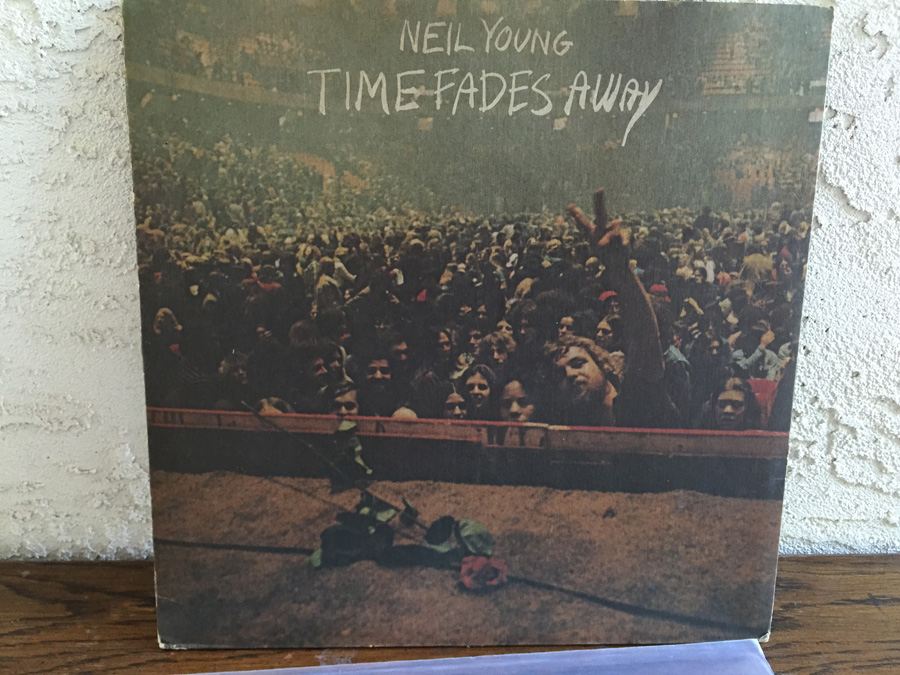 Neil Young ‎- Time Fades Away - Reprise Records ‎- MS 2151 [Photo 1]