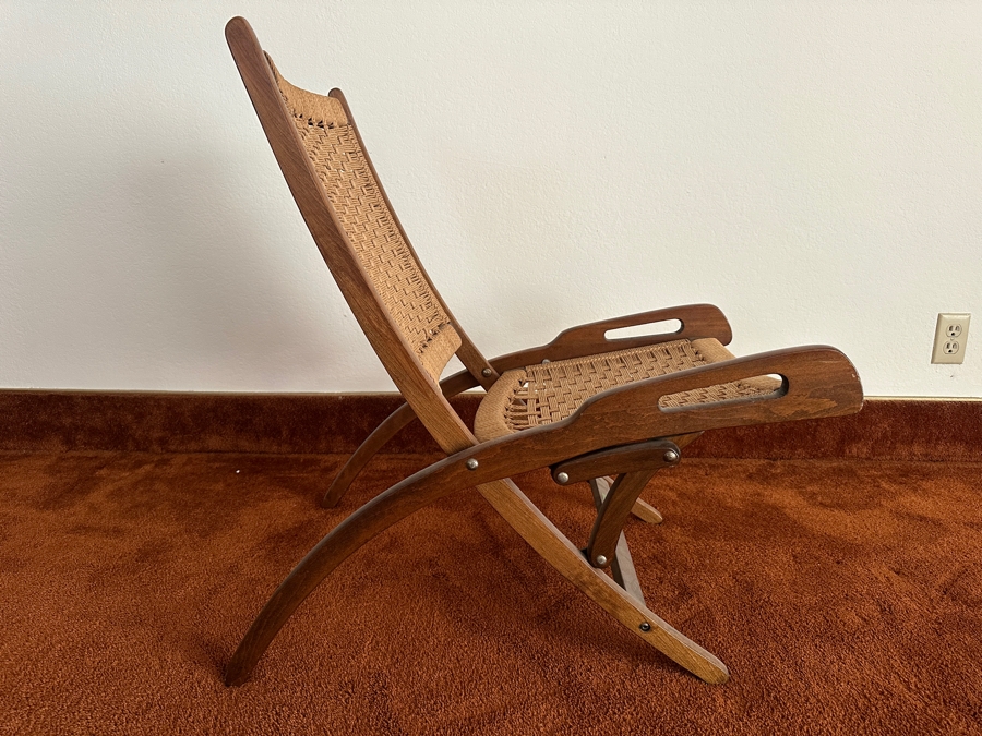 Mid-Century Modern Woven Paper Cord Folding Chair From Yugoslavia [Photo 4]