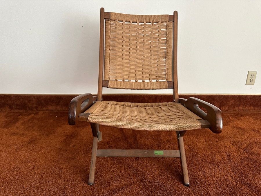 Mid-Century Modern Woven Paper Cord Folding Chair From Yugoslavia [Photo 2]