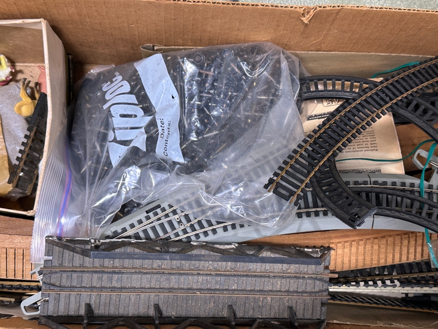 Just Added - Long Box Full Of HO Scale Railroad Tracks And Train Parts [Photo 4]
