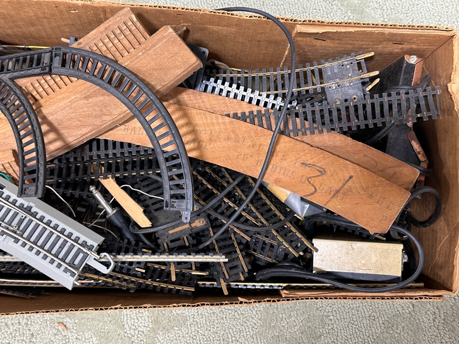 Just Added - Long Box Full Of HO Scale Railroad Tracks And Train Parts [Photo 2]