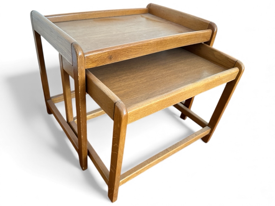 Vintage Oak Nesting Tables 21W X 14D X 18H