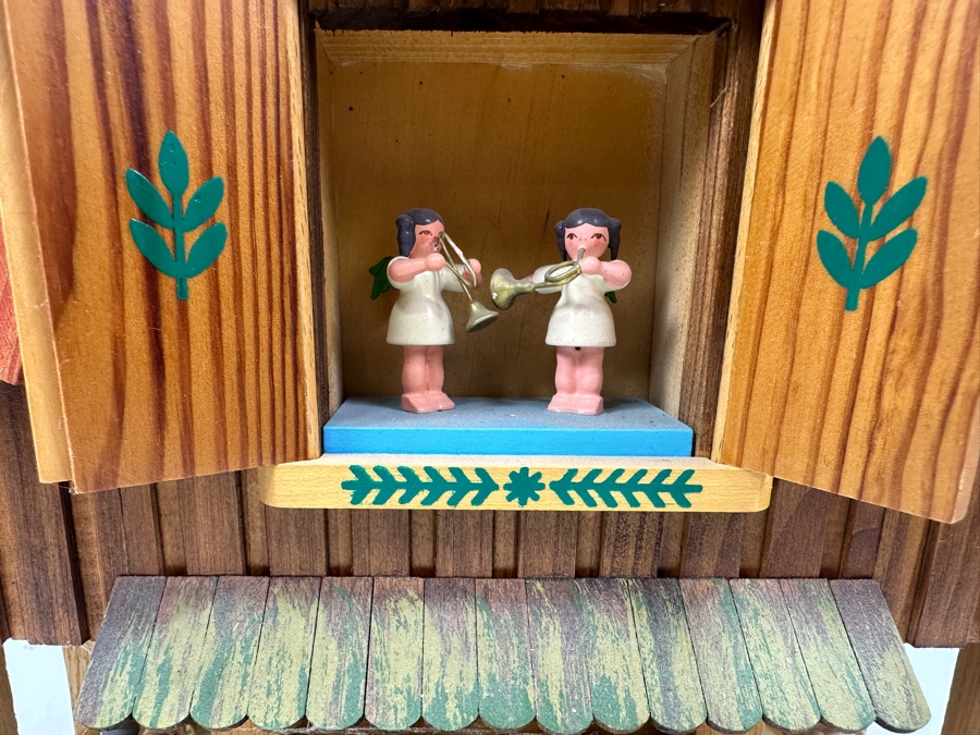 Large Traditional Richard Glaesser German Christmas Pyramid Advent House Nativity Scene 13W X 11D X 20.5H Retails $1,000 [Photo 3]