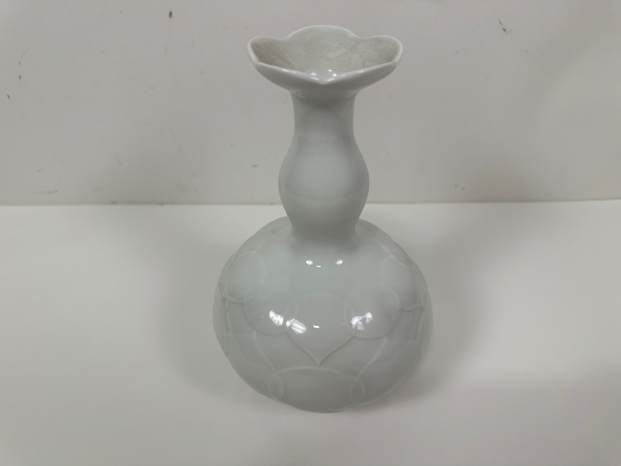 Meissen Germany Porcelain Lotus Leaves Vase Designed By Ludvig Zepner 8'H [Photo 3]