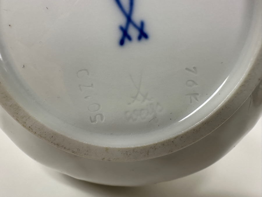 Meissen Germany Porcelain Lotus Leaves Vase Designed By Ludvig Zepner 8'H [Photo 6]