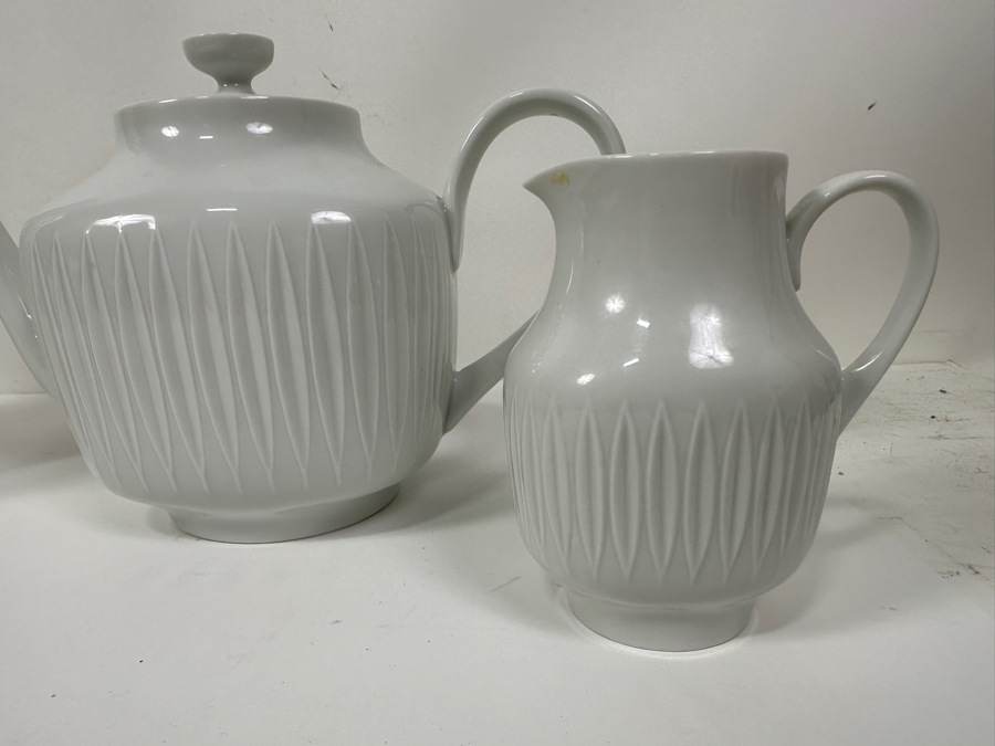 Vintage Mid-Century Modern Lorenz Hutschenreuther White Porcelain Coffee And Tea Service [Photo 5]
