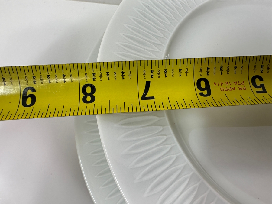 Vintage Mid-Century Modern Lorenz Hutschenreuther White Plates (21): (7) 6-3/8', (7) 7.75' & (7) 10' [Photo 7]