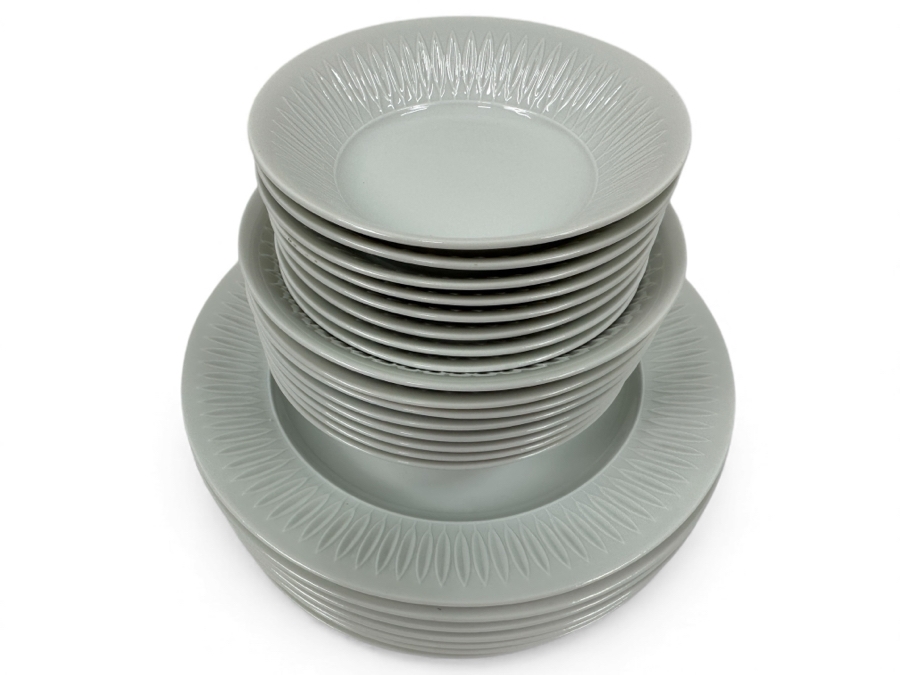 Vintage Mid-Century Modern Lorenz Hutschenreuther White Bowls (24): (8) 9.25', (8) 6' & (8) 6'